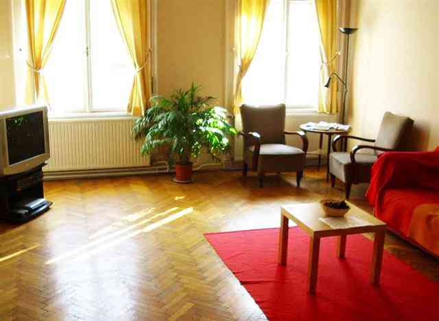 Budapest  Apartment Just Off Andrassy 